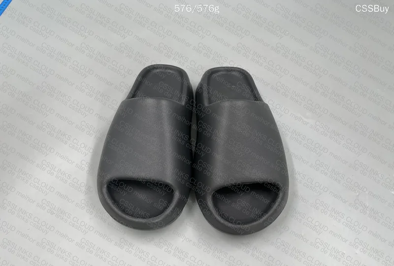 Yeezy Slide (Primeira Compra)