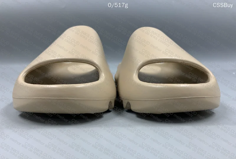 YEEZY SLIDE PURE 4