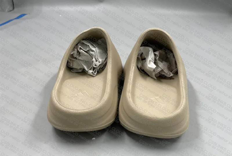 Yeezy Slide Pure 2