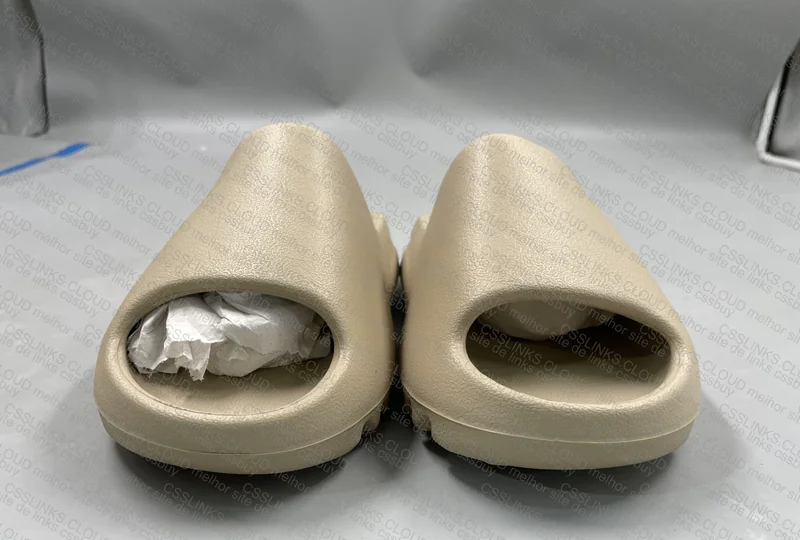 Yeezy Slide Pure 3
