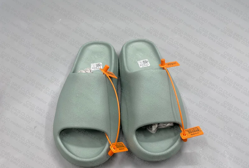 yeezy slide salt