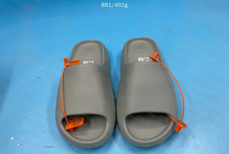 Yeezy Slide 'Salt' 8