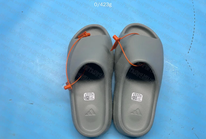 Yeezy Slide Salt - ZOK 3