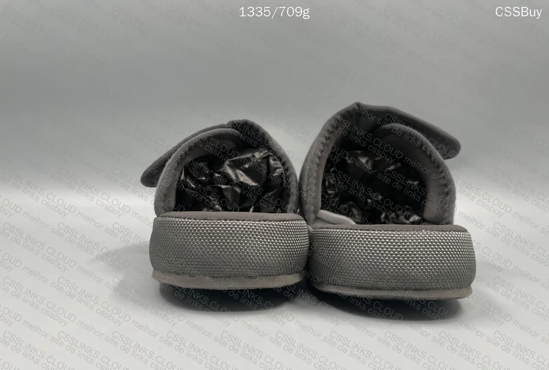 Yeezy slide season 6/7 2