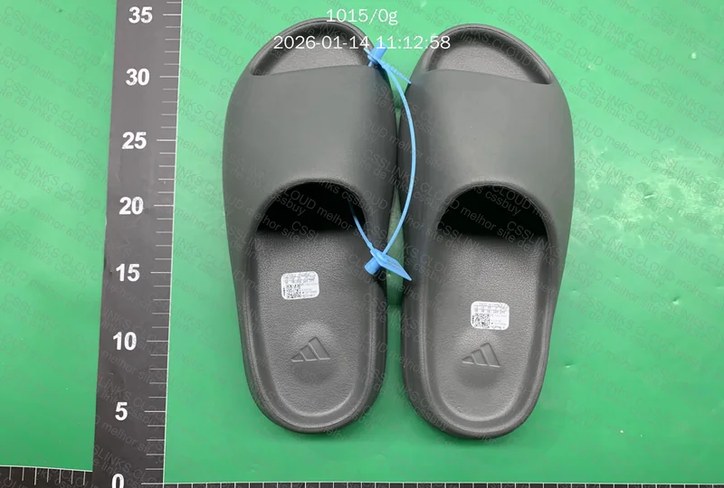 Yeezy Slide ta GL?