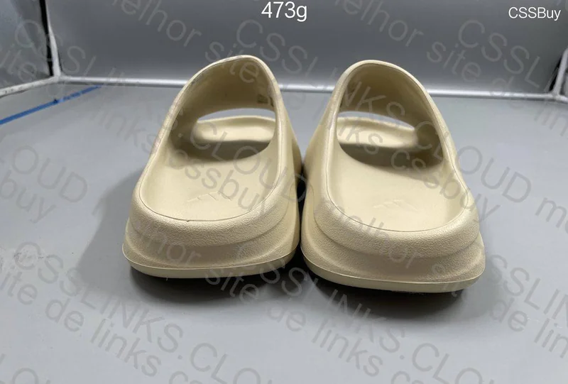 YEEZY SLIDE V2 - PURE 3