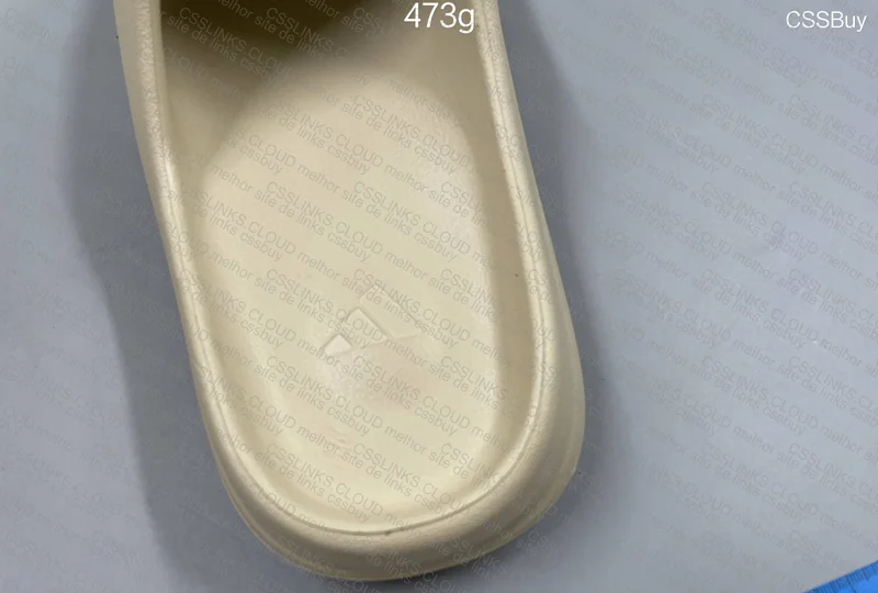 YEEZY SLIDE V2 - PURE 4