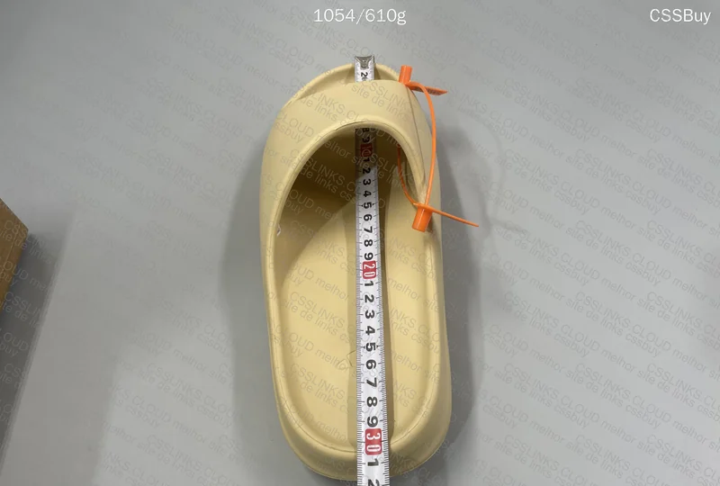 Yeezy Slide - ZOK 8