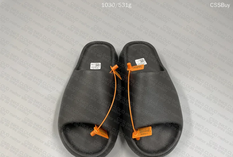 yeezy slide - zok 2