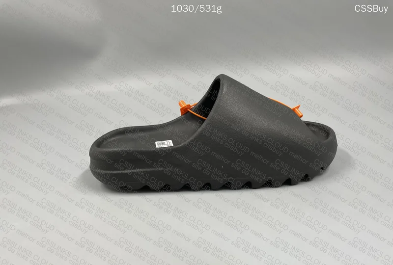 yeezy slide - zok 4