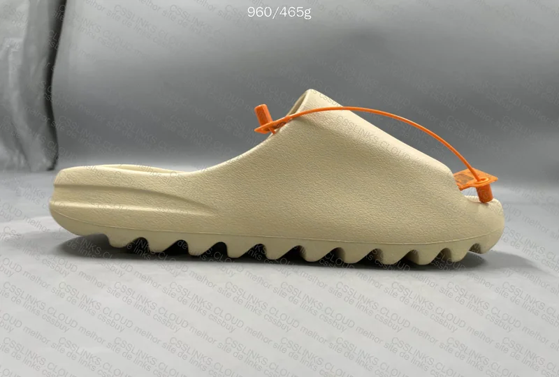YEEZY SLIDE ZOK 4