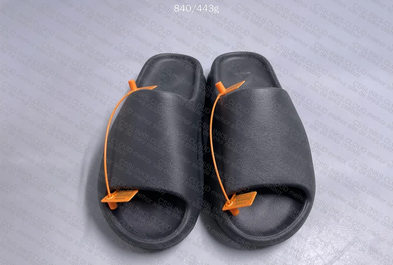 Yeezy Slide Zok