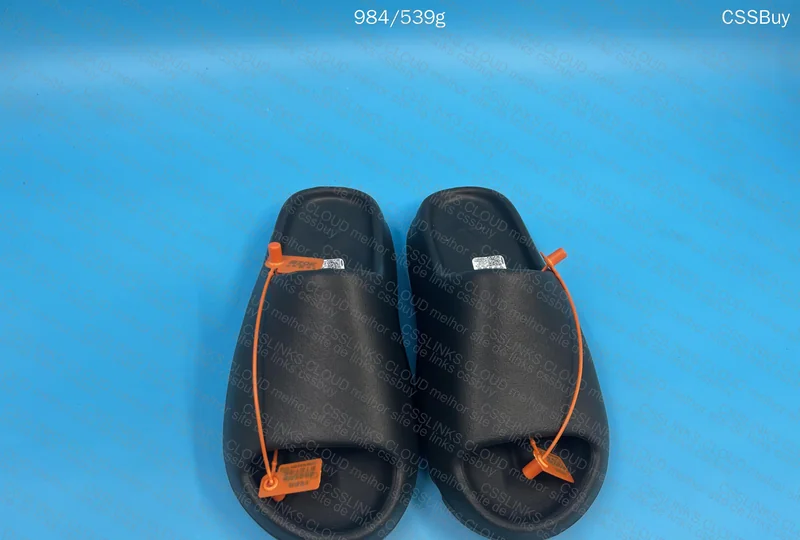 YEEZY SLIDE ZOK TA GL?