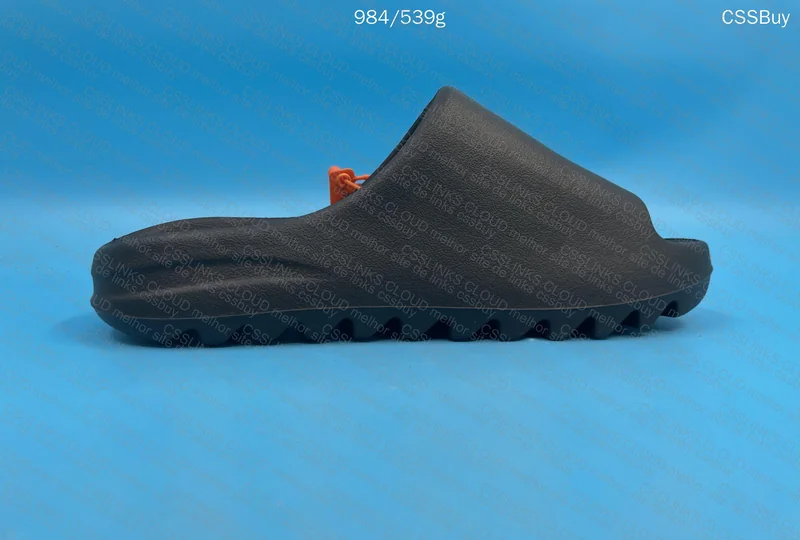 YEEZY SLIDE ZOK TA GL? 4