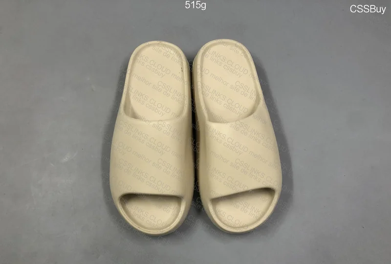 Yeezy Slideb 3