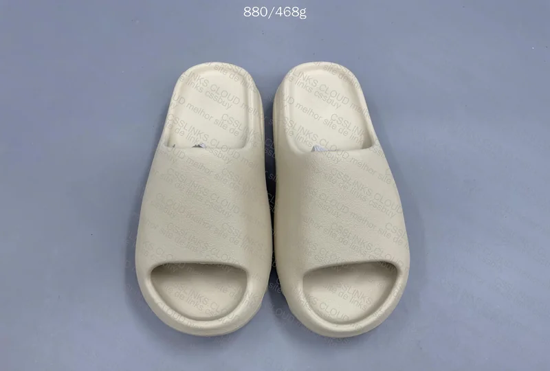 Yeezy Slides Bone