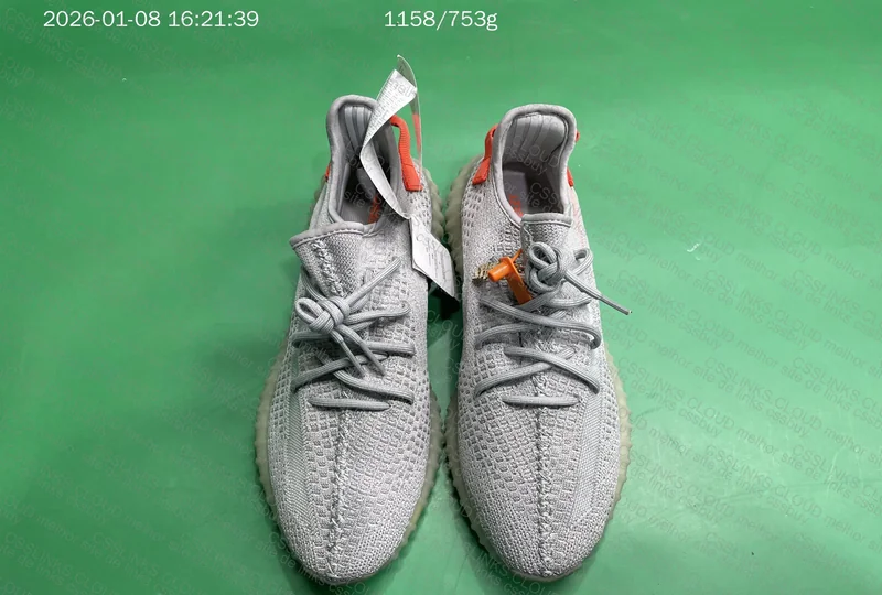 Yeezy tail light h12 (ajuda)