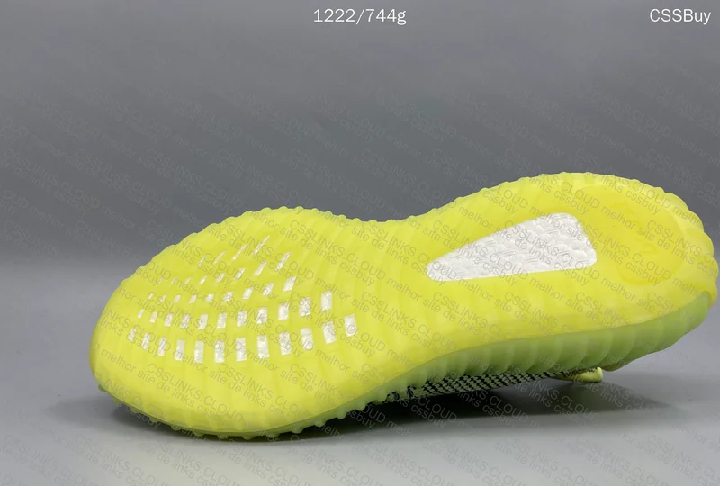 Yeezy Yeezreel Eletric Green - PK God - Sale 99y