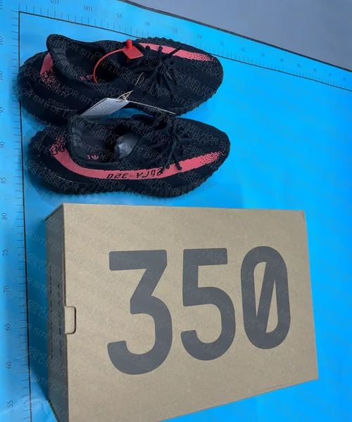 Yezzy 350 [Blind Box] + Calvin Klein Underwear 4