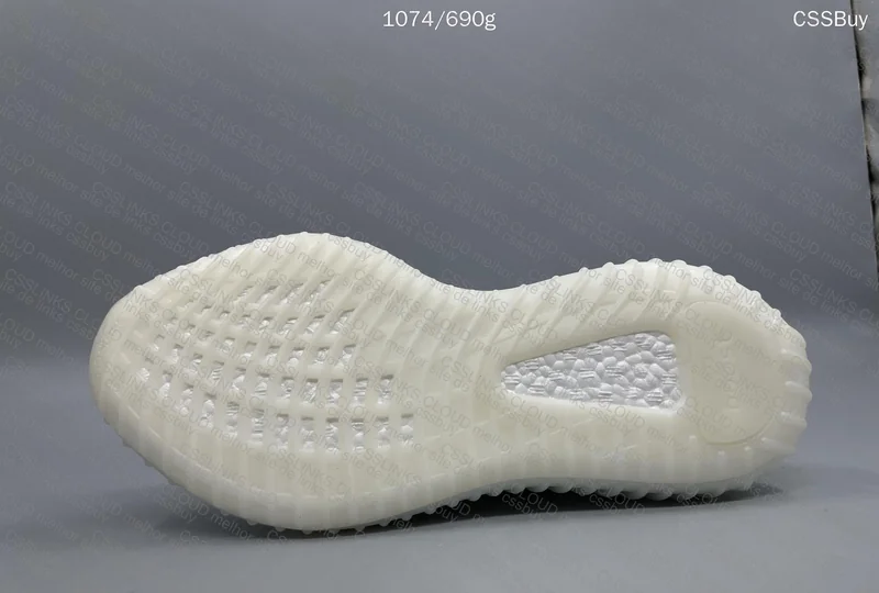 YEZZY 350 TA GL? 3
