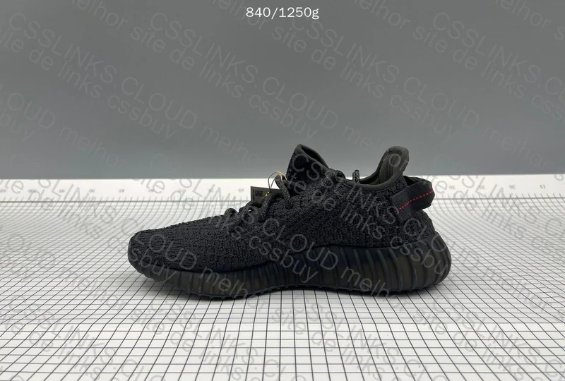 Yezzy 350 v2 Black 2