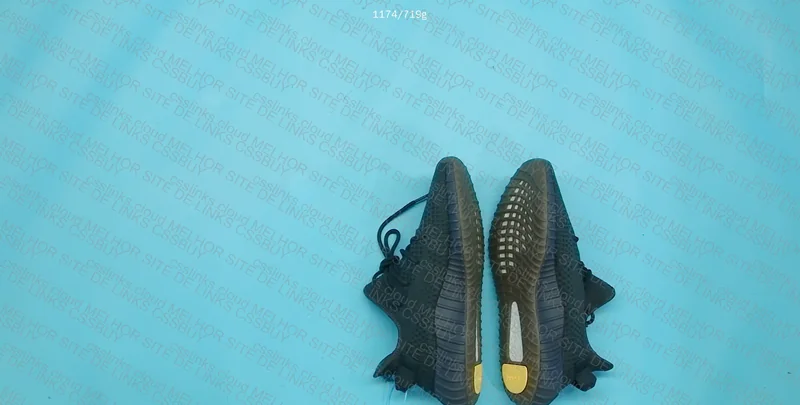 Yezzy 350 V2 Cinder 3