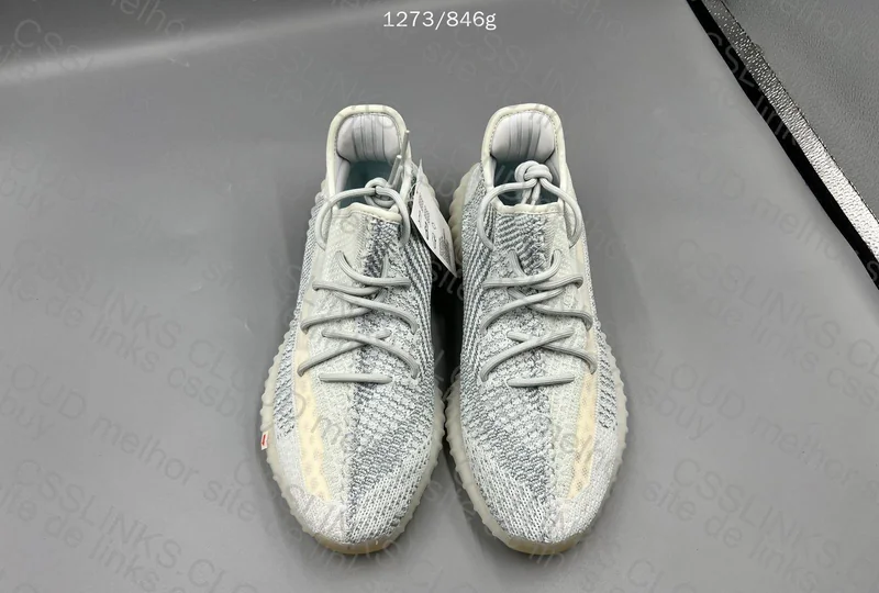 Yezzy 350 V2 Cloudwhite Reflective 5
