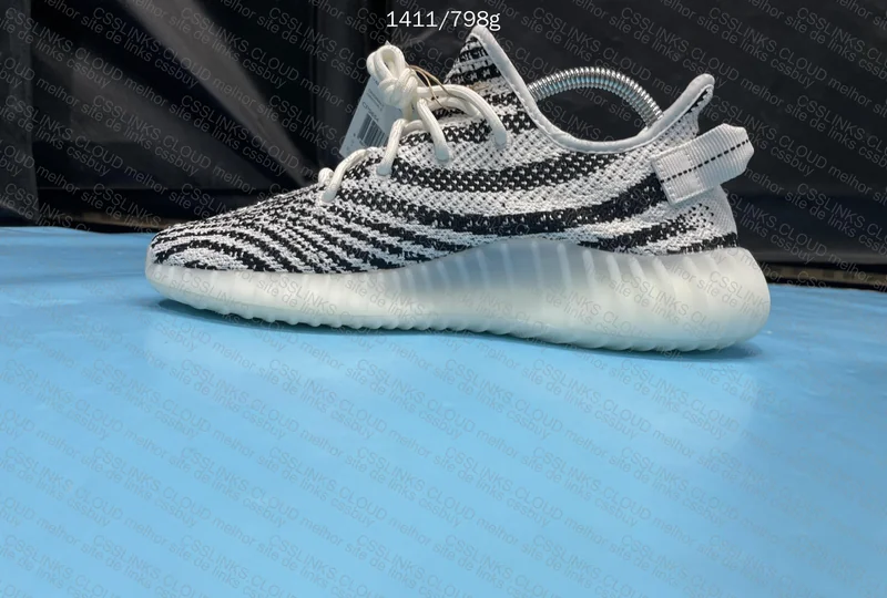 Yezzy 350 zebra 2