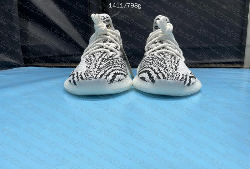 Yezzy 350 zebra 3