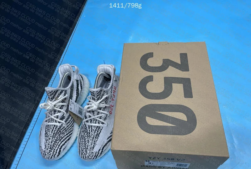 Yezzy 350 zebra 6