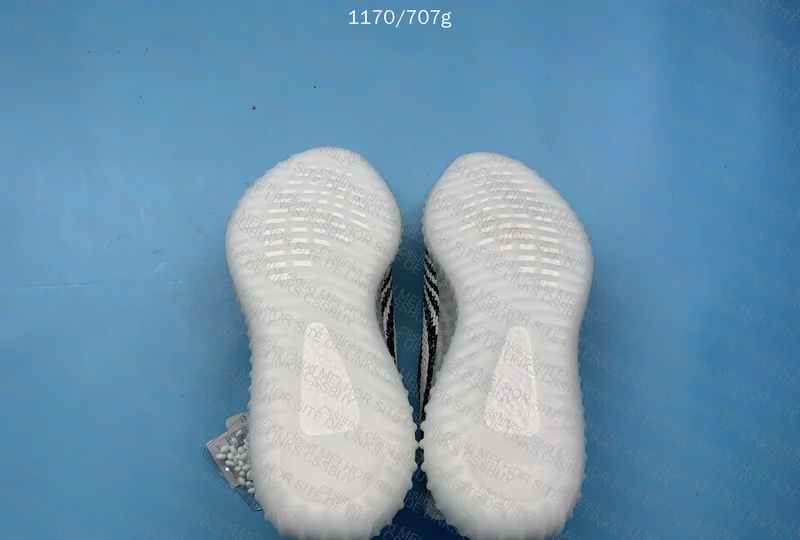 Yeezy 350 Zebra to Match with My Mom - Help to Know GL or RL