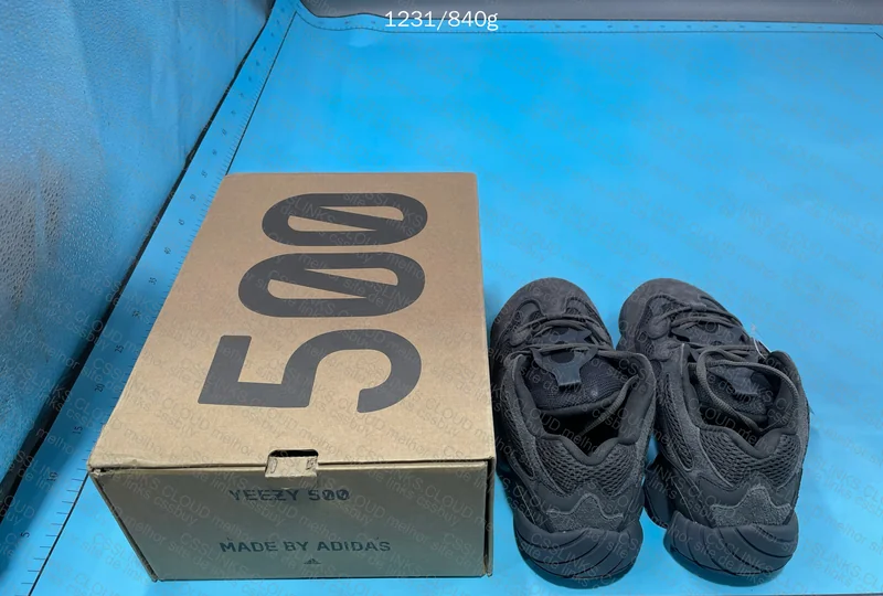 Yezzy 500 blind box