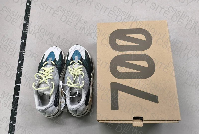 YEZZY 700 WAVE RUNNER - LW