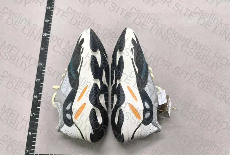YEZZY 700 WAVE RUNNER - LW 4