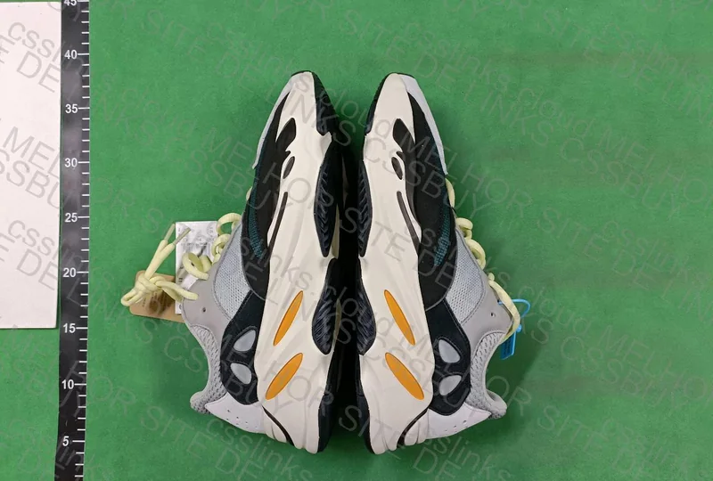 YEZZY 700 WAVE RUNNER - LW 3