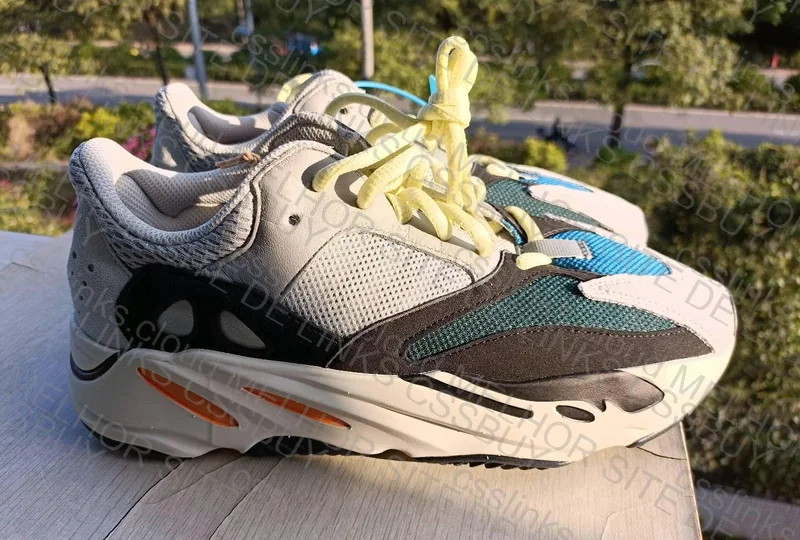 YEZZY 700 WAVE RUNNER - LW 7