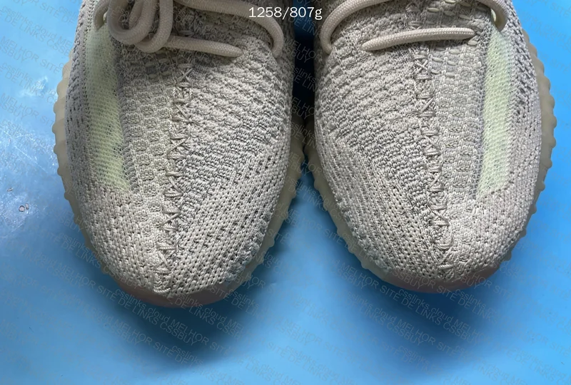 Yezzy (blind box)