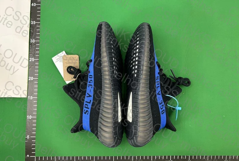 Yezzy dazzling blue 3