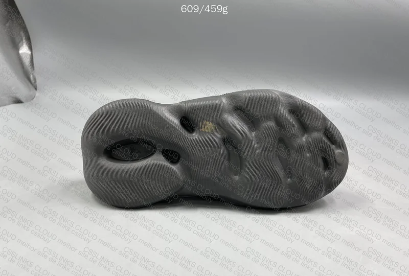 Yezzy foam runner 3