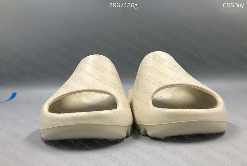 yezzy slide 3
