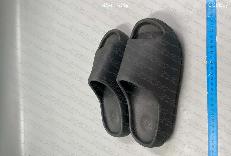 yezzy slide 2