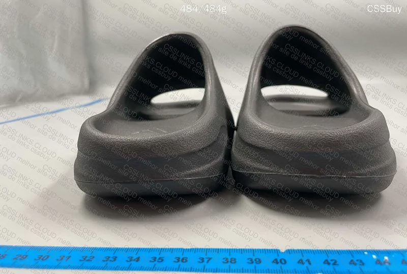 yezzy slide 5