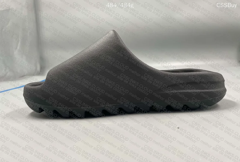 yezzy slide 6