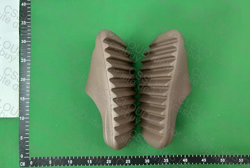 Yezzy slide