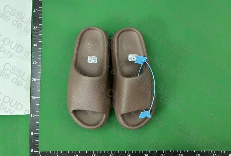 Yezzy slide 3