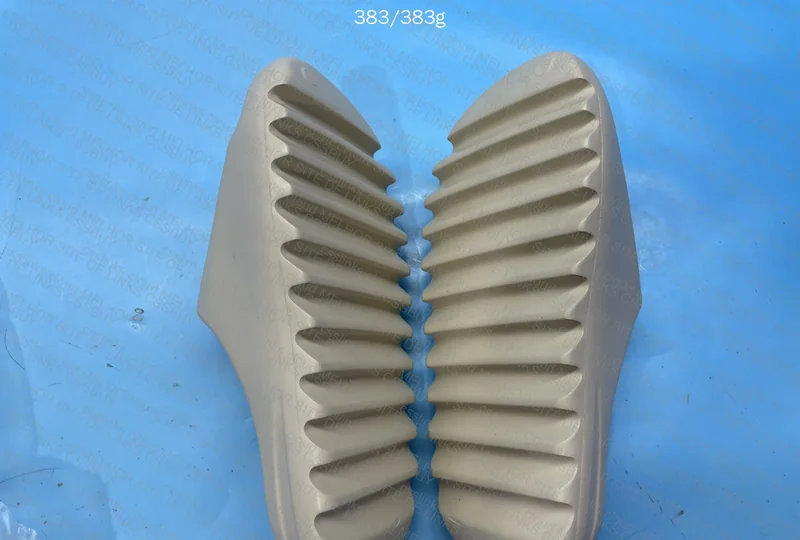 Yezzy Slide 4