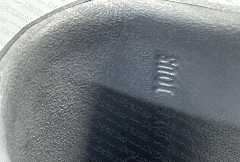 yezzy slide LW B 9