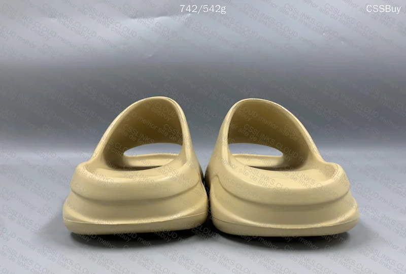 YEZZY SLIDE - SAND 3