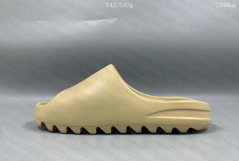YEZZY SLIDE - SAND 4