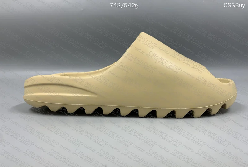 YEZZY SLIDE - SAND 8